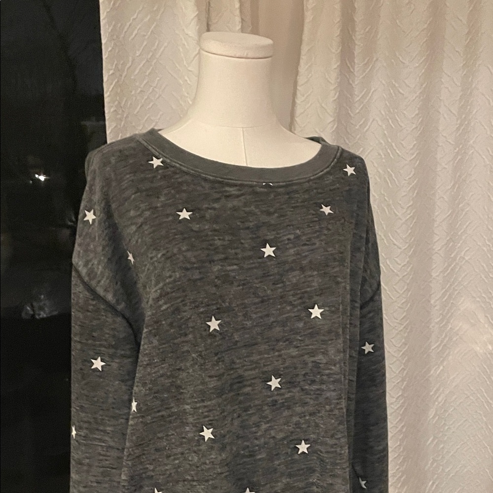 WILDFOX Oversized Gray Star Patterned Sweatshirt Large Distressed - Picture 4 of 7